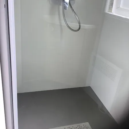 Mobil 8 Personnes 2 Salles De Bain 40 M2 Standing * 欧雷扬